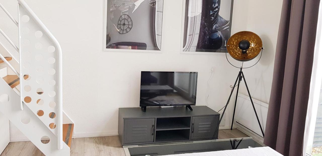 Appartement Cinema Aux Portes Du Futuroscope Chasseneuil-du-Poitou Eksteriør billede